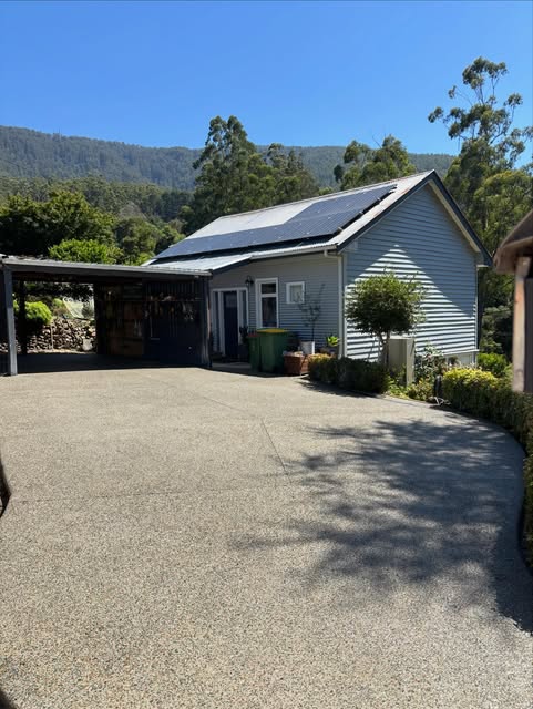 Finished exposed aggregate driveway at a Mount Evelyn home